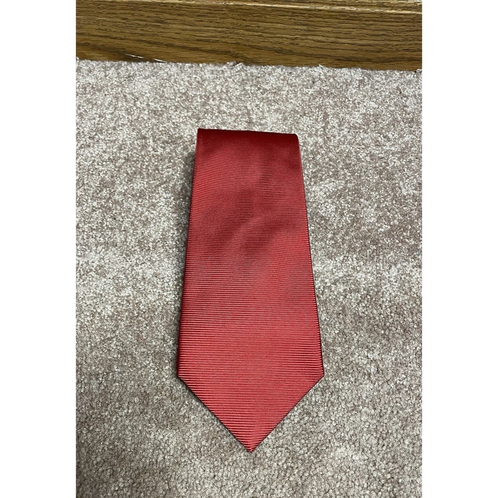 Vintage Tommy Hilfiger Mens Necktie 100% Silk Red 3.5" Wide Designer New